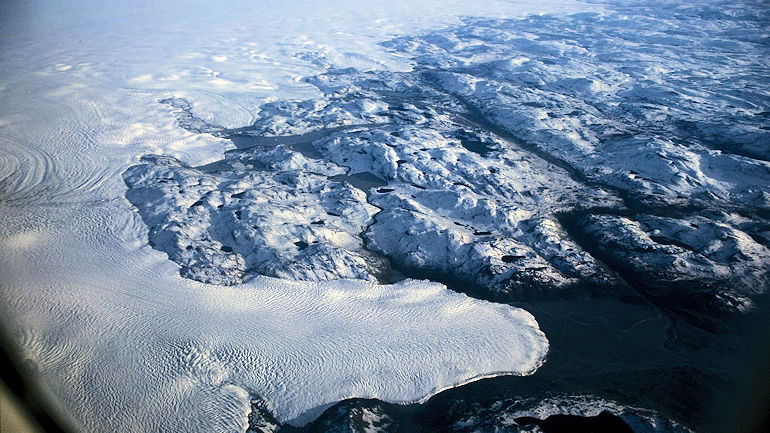 An aerial view of the Greenland ice shelf.